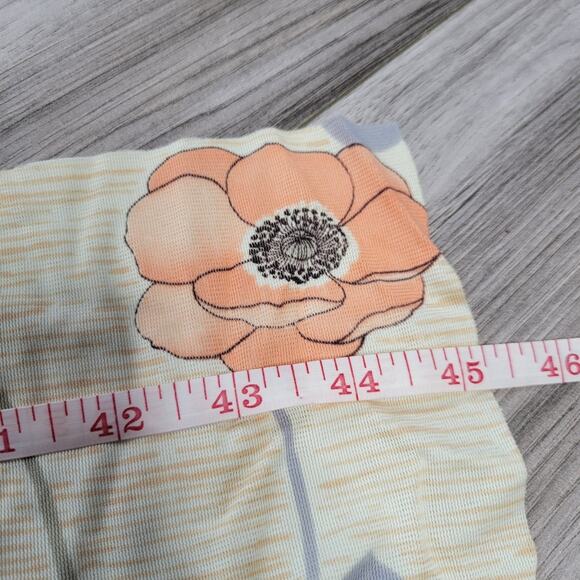 Vintage 70s Polyester (or polyblend) Floral Fabric - 45" x 92" - Picture 4 of 4